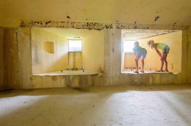 Children out of a casemate in Fort Edam