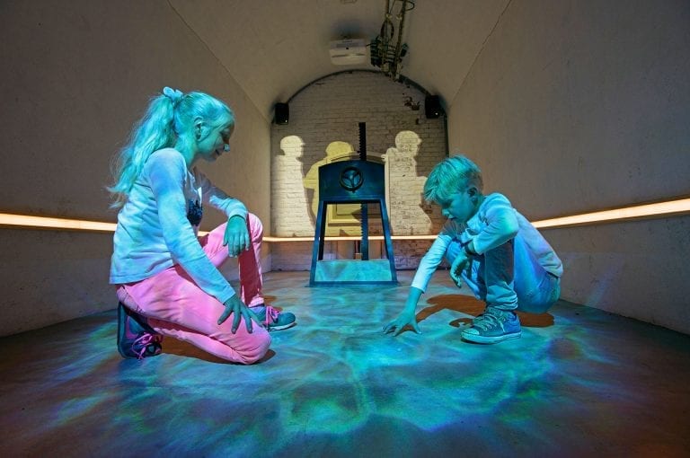 Children in the museum of Fort Krommeniekijk