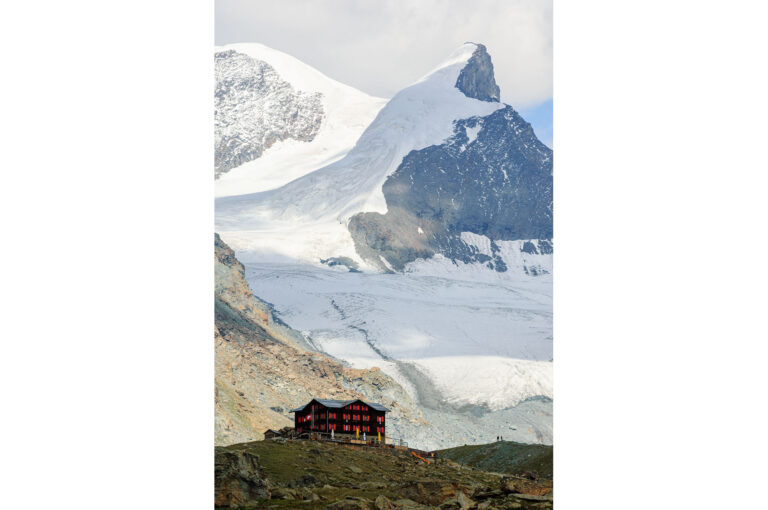 Mountainhut and bergrestaurant in mountains