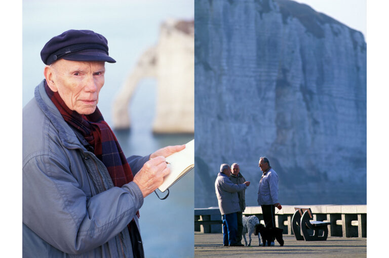 Cliffs of Etretat en Fécamp with people.