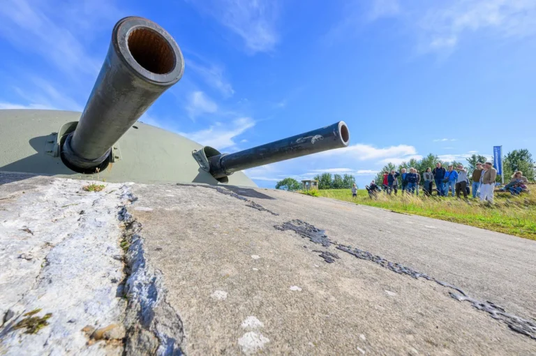 The cannons of Fort Spijkerboor.